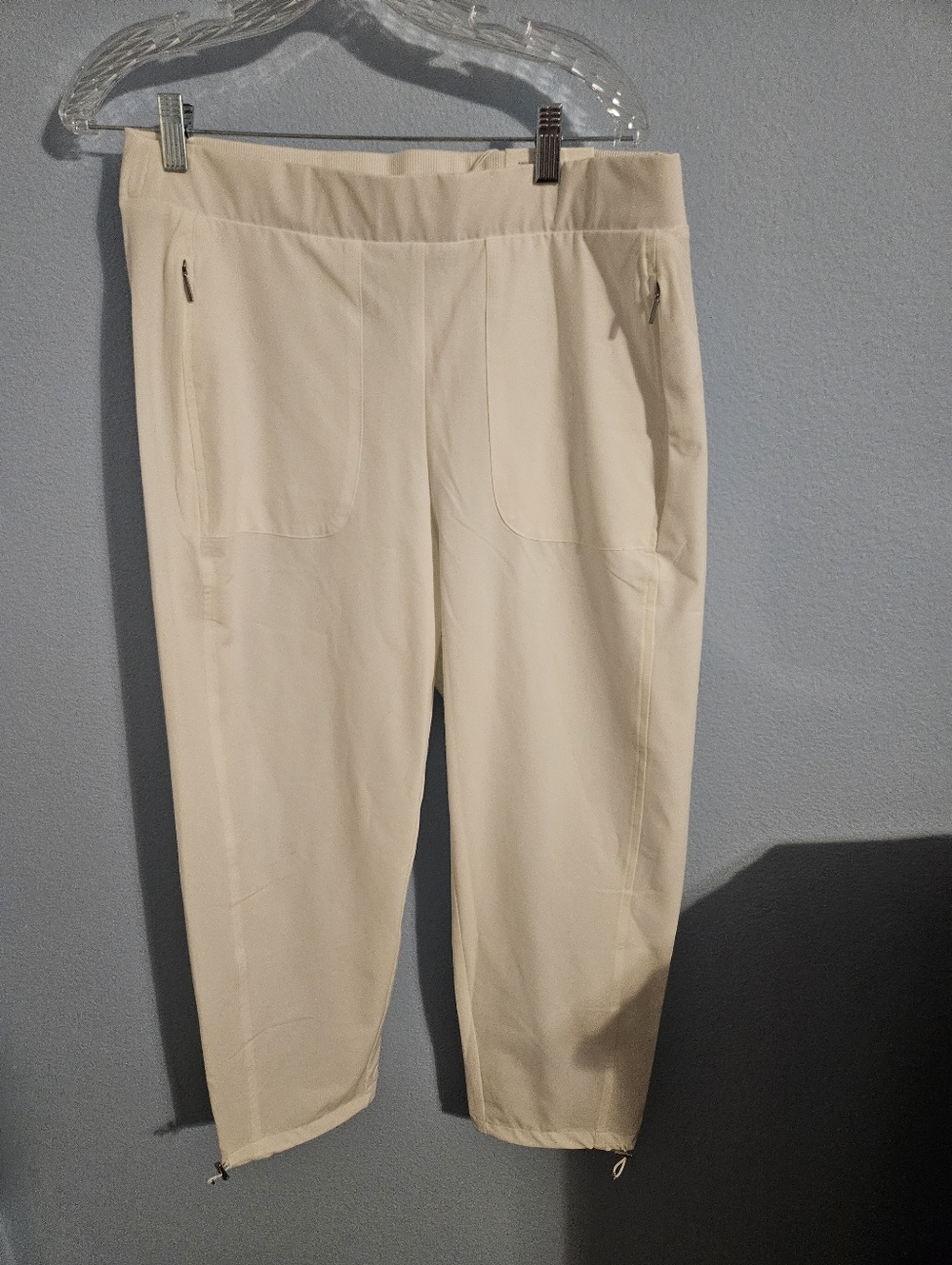 Chico's White Cropped Travel Pants